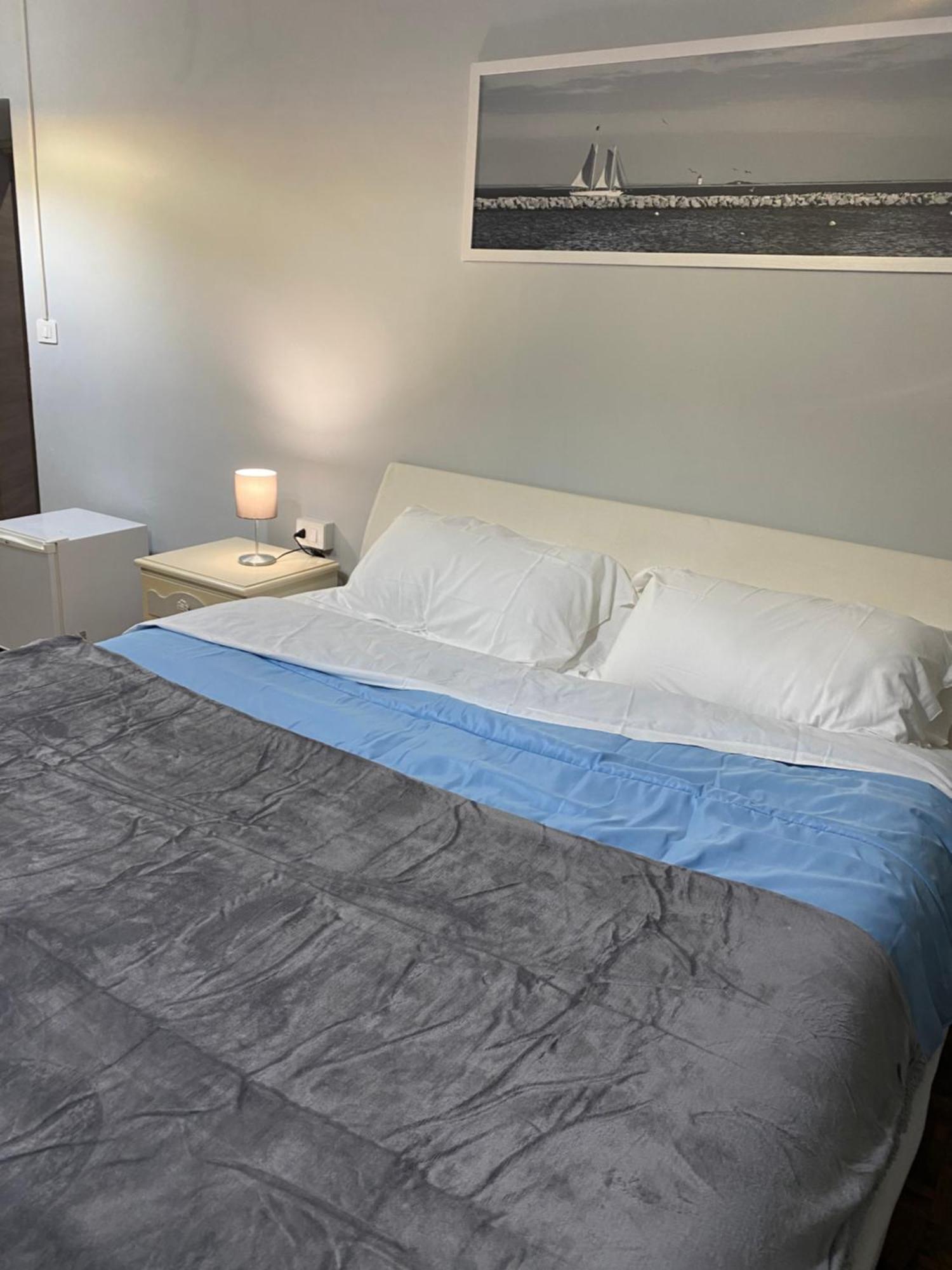 La Casa Di Cate & Adry Bed and Breakfast Envie Exteriör bild